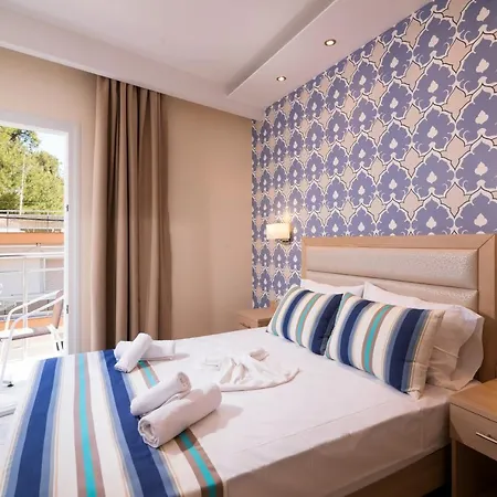 Star Bay Luxury 利迈纳里亚